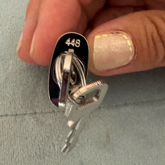 New Louis Vuitton Silver Lock 2 Keys - Picture 5 of 6